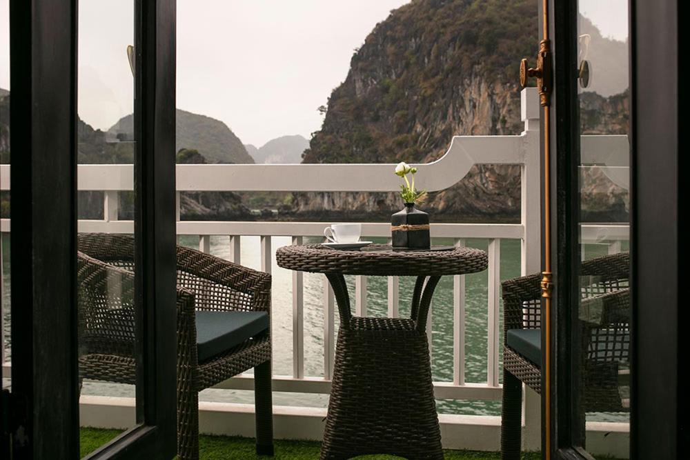 Madeline Cruises Hotel Ha Long Exterior foto